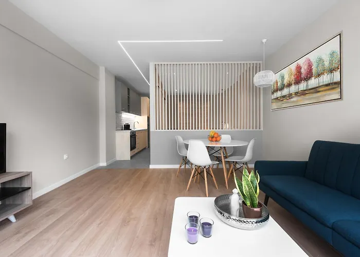 New Yorker, Nilie Hospitality Mgmt Апартаменты *